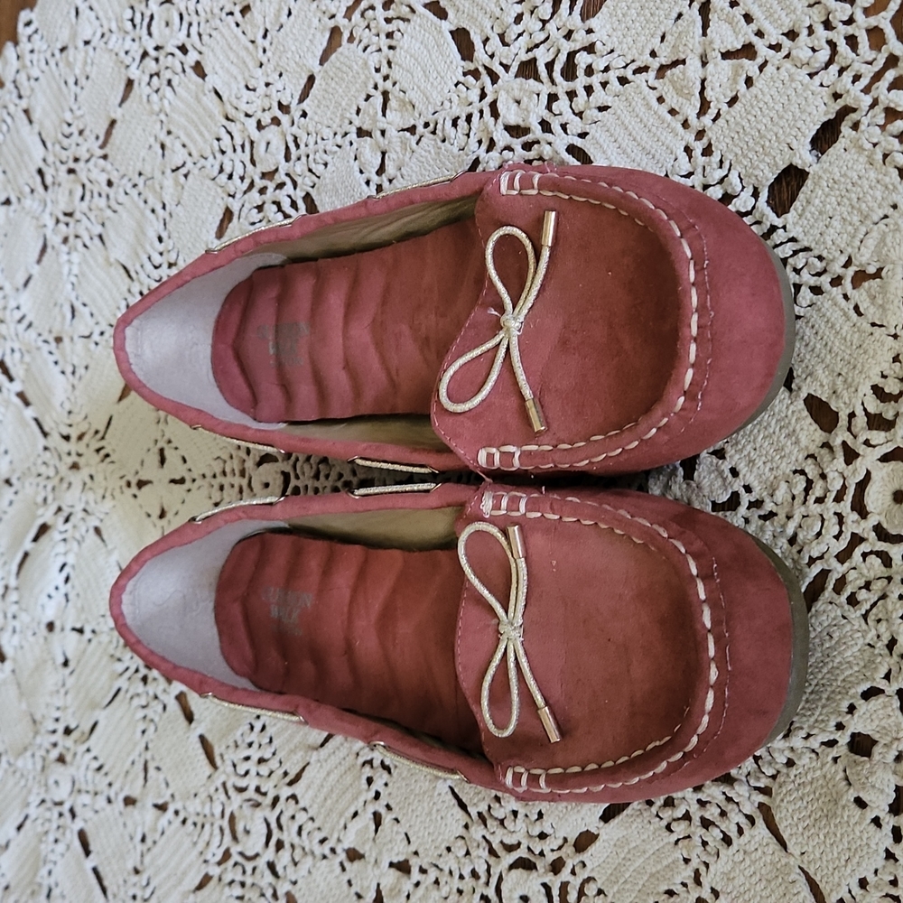 Avon cushion walk shoes